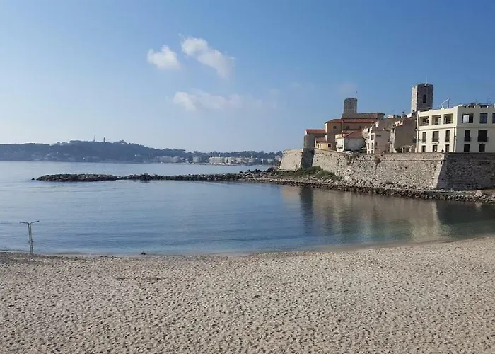 Апартаменты La Tourraque Антиб